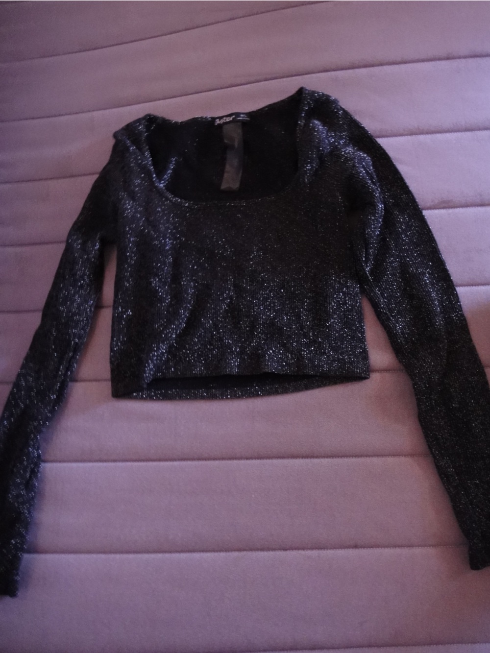 Women’s Black Metallic Long-Sleeve Cropped Top